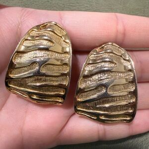 Vintage Chunky Textured Gold Tone Zebra Print Clip On Earrings